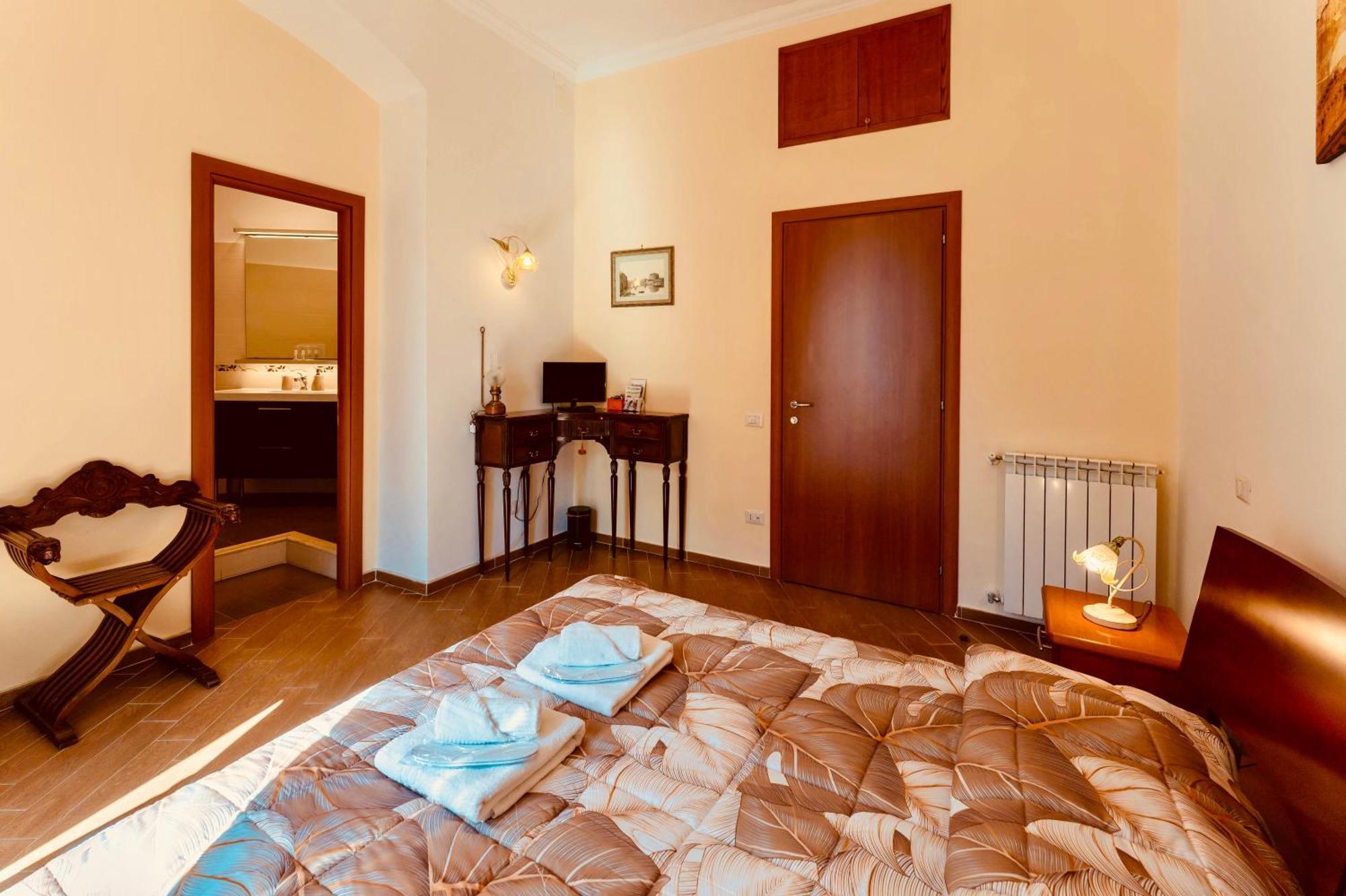 Miclad Colosseum Guest House Рим Экстерьер фото